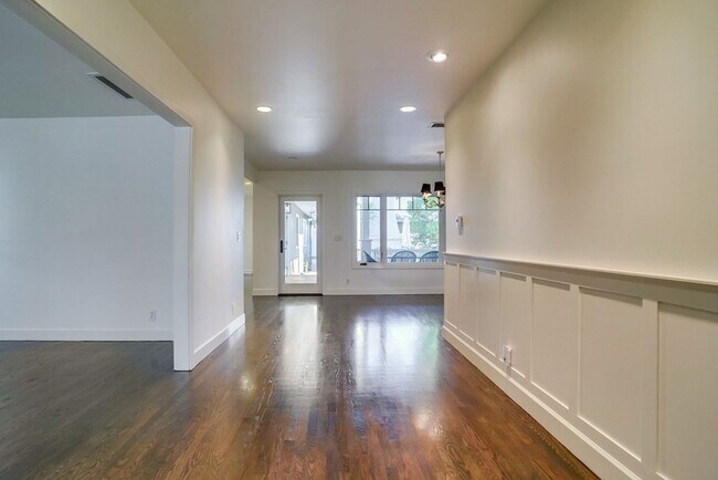 Building Photo - Beautiful 4 Bed/4 Bath Family Home w/pool - Upcoming and available in April!