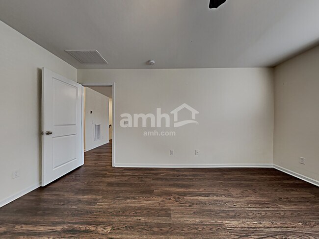 Building Photo - 190 Orion Way