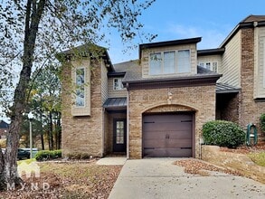 Building Photo - 687 Flag Cir