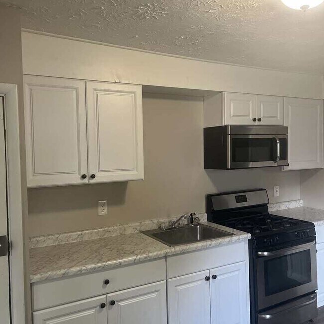 Building Photo - 3233 W 50th St