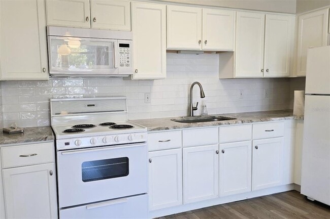 Building Photo - 4356 Tahitian Gardens Cir