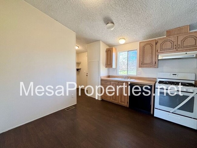 Building Photo - 9964 Arroyo Ave