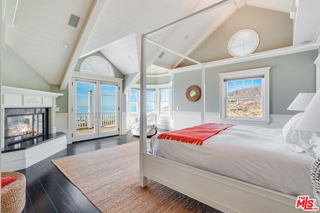 Building Photo - 6277 Sea Star Dr