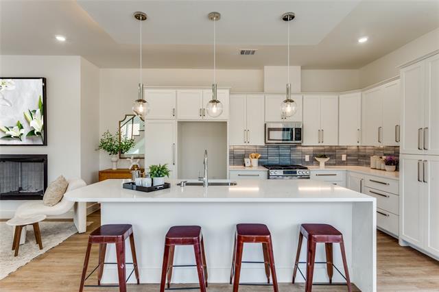 Building Photo - 345 College Ave