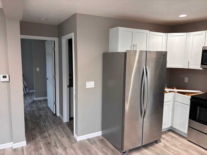 Building Photo - 611 W Randolph St