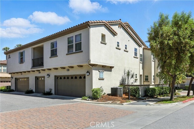 Building Photo - 974 Sweetbriar Ln