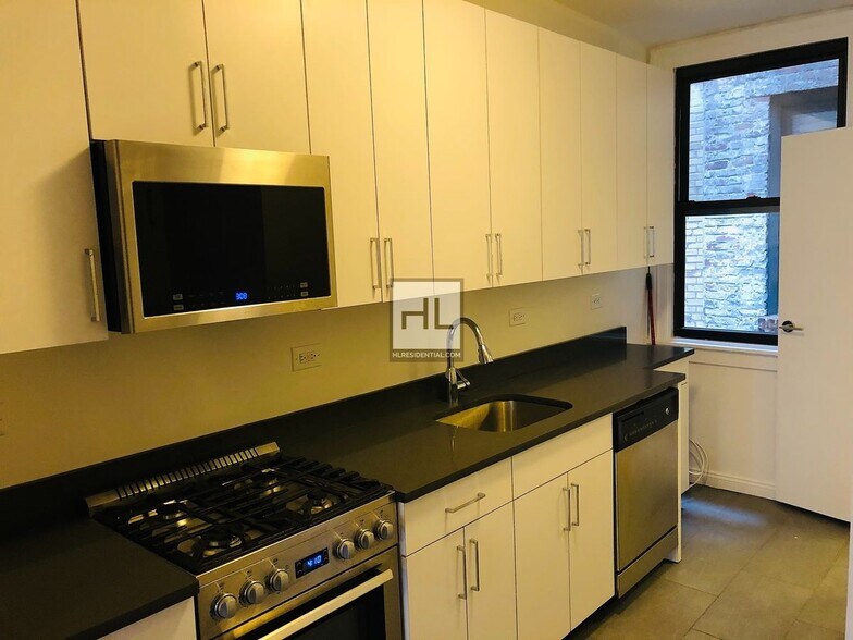 Building Photo - EAST 70 STREET