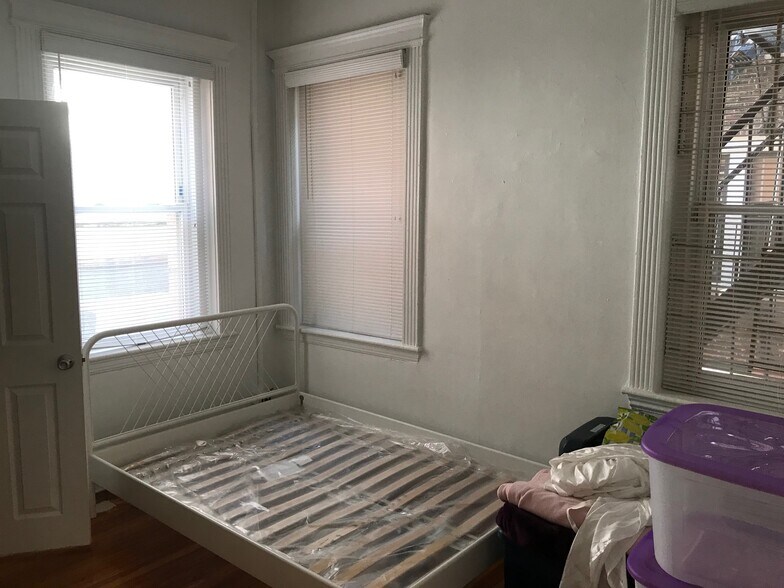 Building Photo - 64 Hemenway St