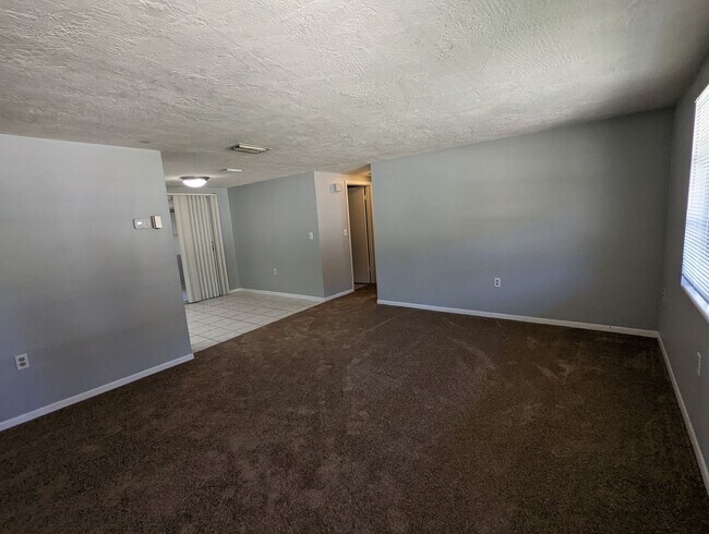 Building Photo - 23 N Lee St