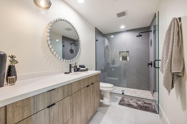 Building Photo - 76658 Daffodil Dr