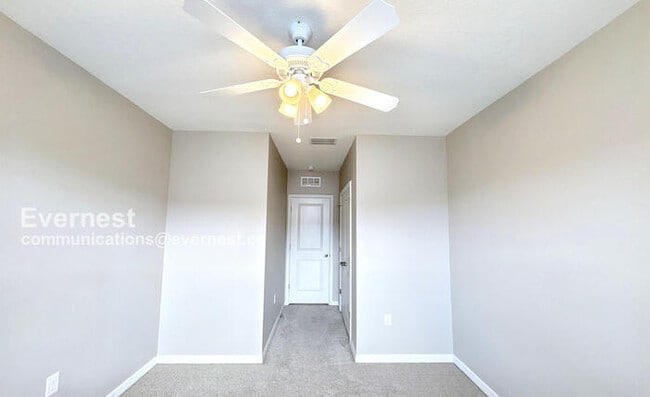 Building Photo - Limited Time Special Offer /  Lovely 3-Bedroom Home with Garage / Pet-Friendly / Available Now!