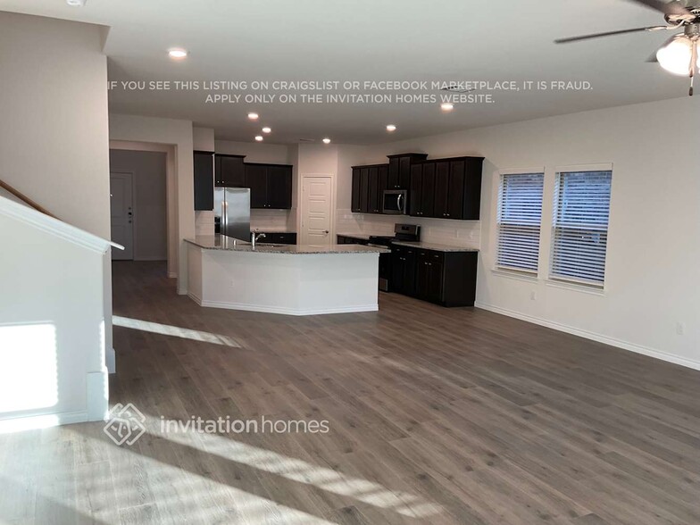 Building Photo - 7325 Mayplace Dr
