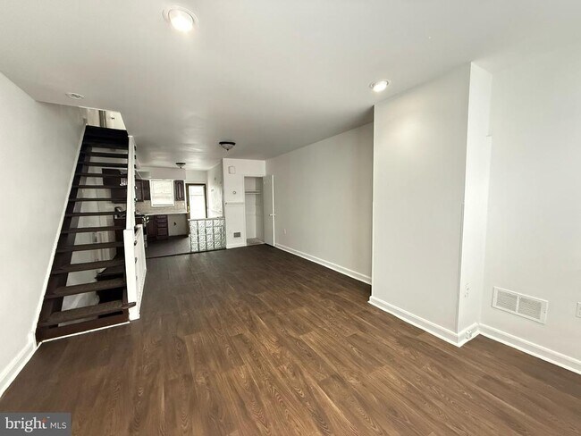 Building Photo - 2517 S Camac St