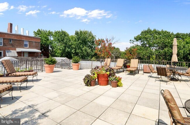 Building Photo - 2500 Q St NW