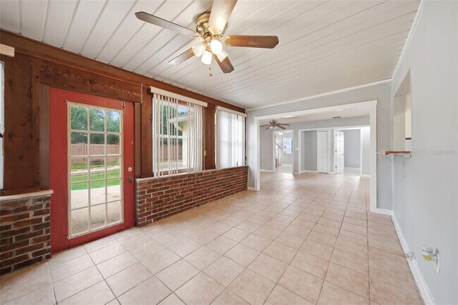 Building Photo - 8334 Crosswicks Dr