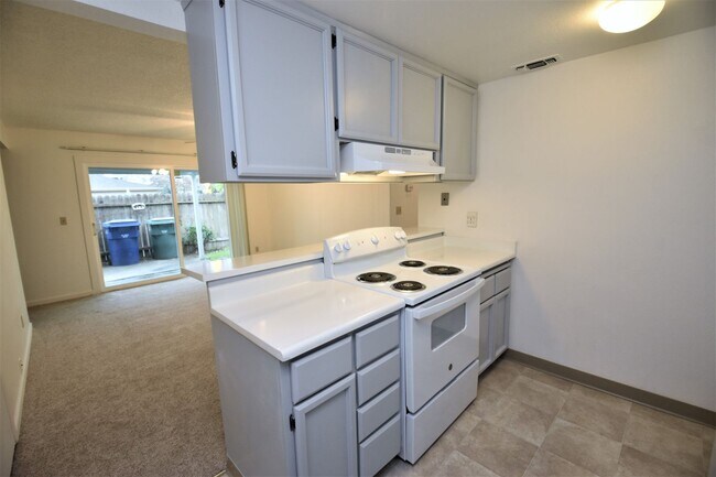 Building Photo - 3846-3846 Westporter Dr