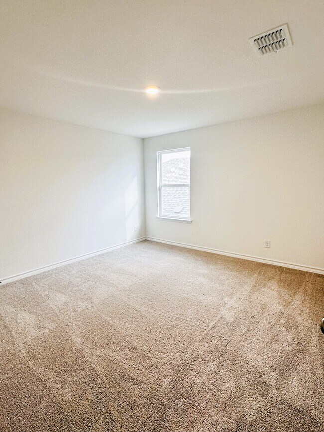 Building Photo - 612 Rustic Grv