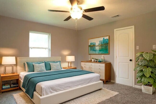 Building Photo - Splendora  Beauty on 2 Acres