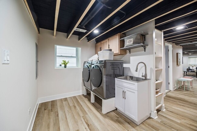 Building Photo - 4143 N Drake Ave