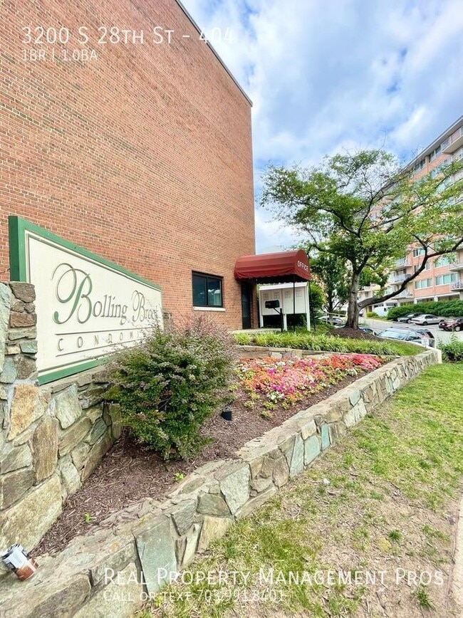 Building Photo - 3200 S 28th St
