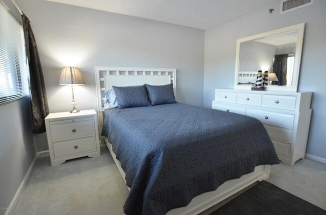 Building Photo - 1080 St Joseph St