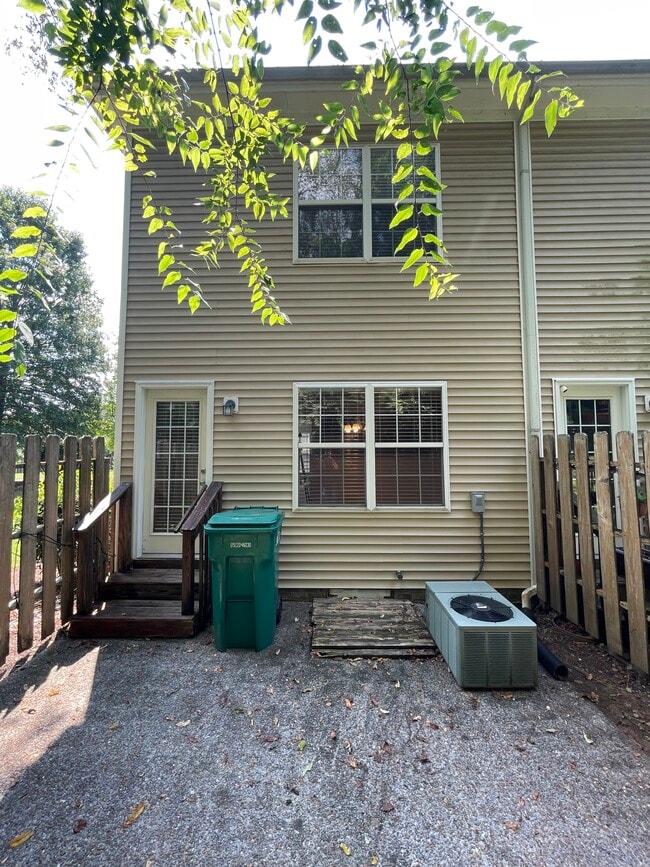 Building Photo - 407 Newport Meadows Cir