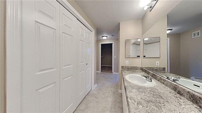 Building Photo - 2320 Gracy Farms Ln