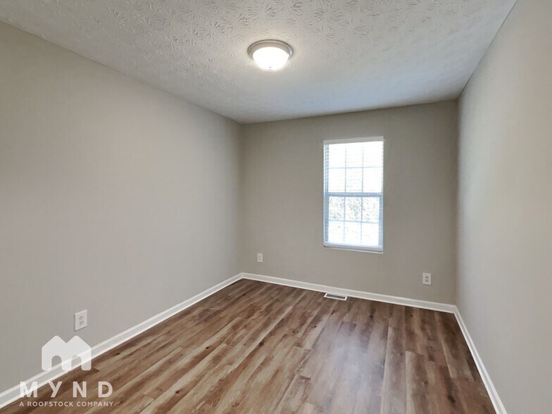 Building Photo - 5757 Strathmoor Manor Cir