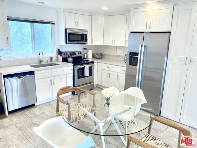 Building Photo - 18203 Coastline Dr