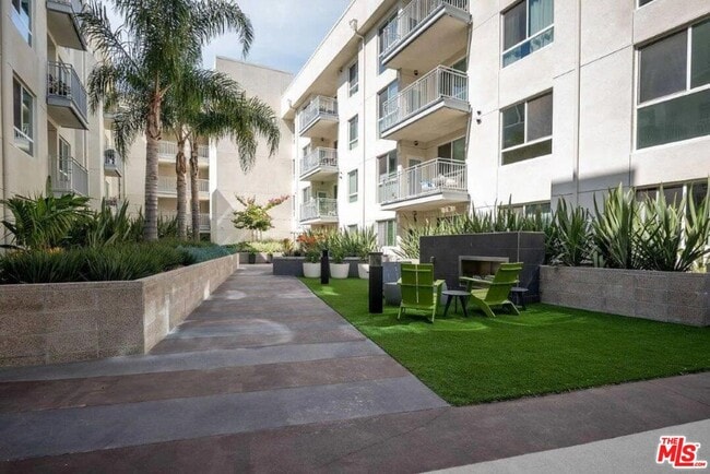 Building Photo - 12655 Bluff Creek Dr