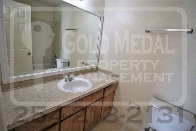 Building Photo - 4008 Pilgram Dr