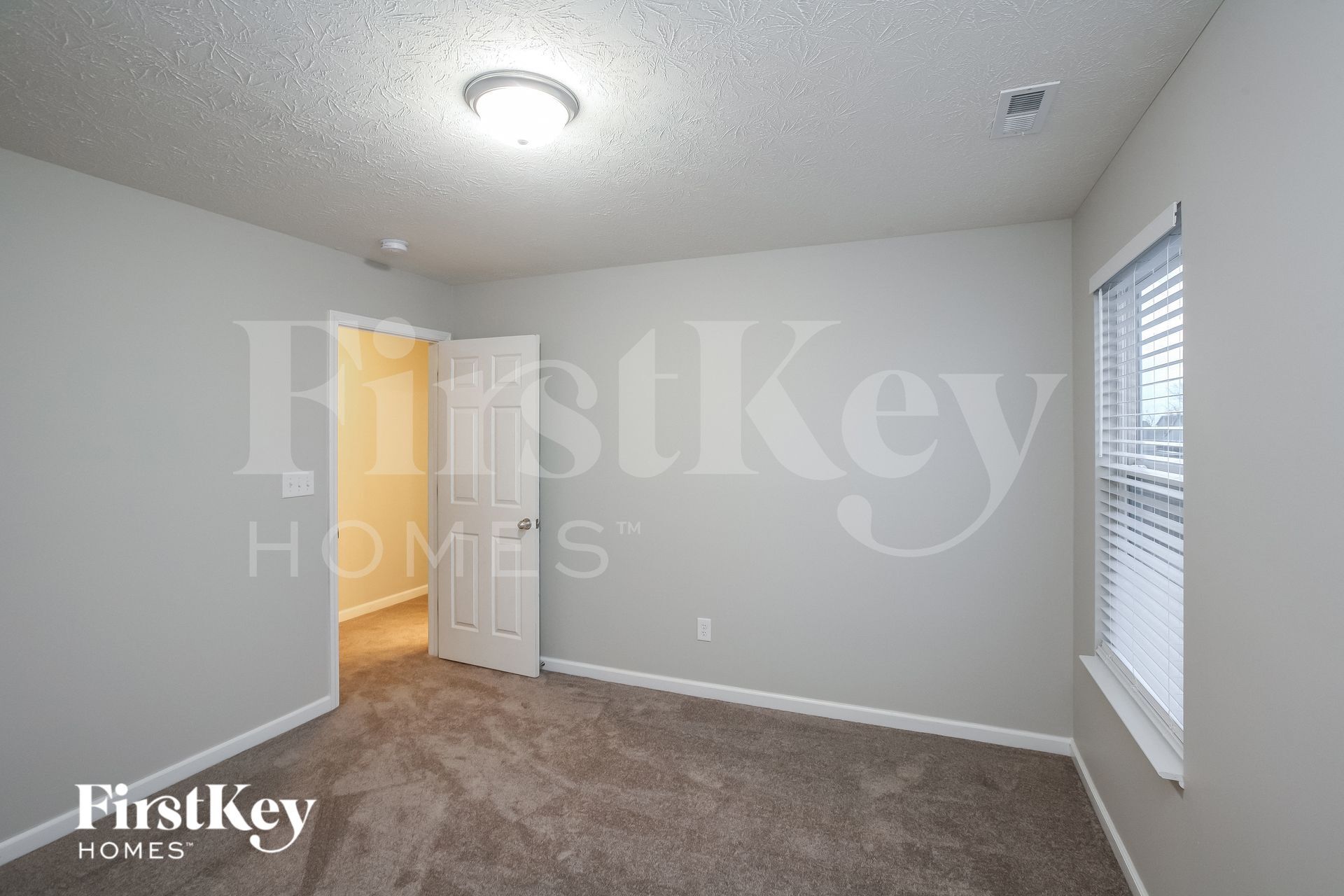 Building Photo - 897 Adena Ln