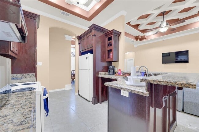 Building Photo - 19 N Dogwood St