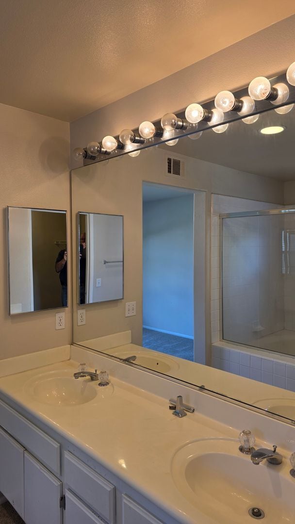 Building Photo - Paseo del Sol 3 bedroom