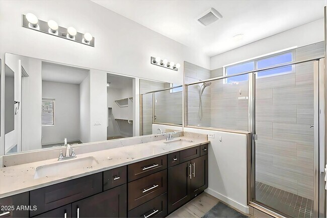 Building Photo - 10997 Cambria Cir