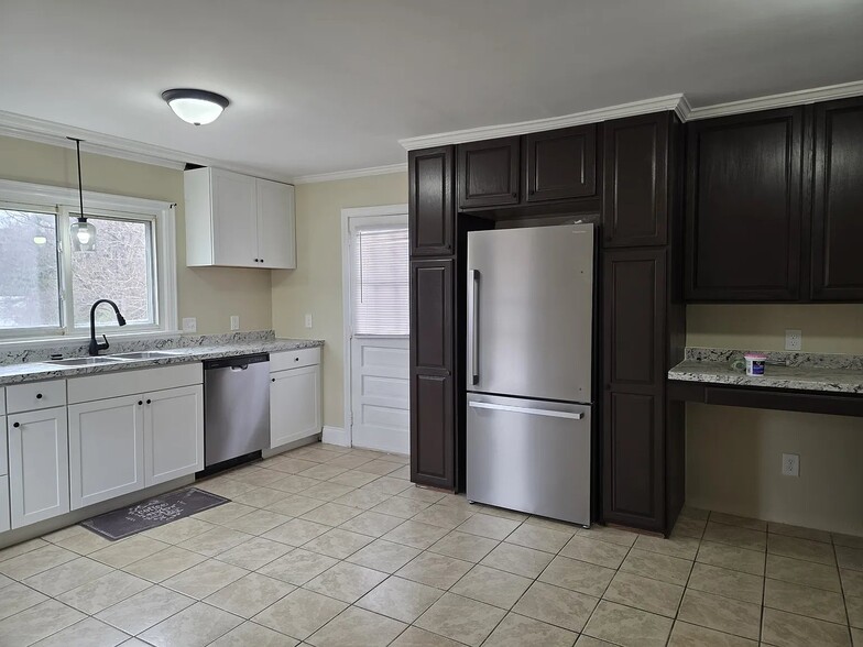 Building Photo - 202 N Merritt Ave