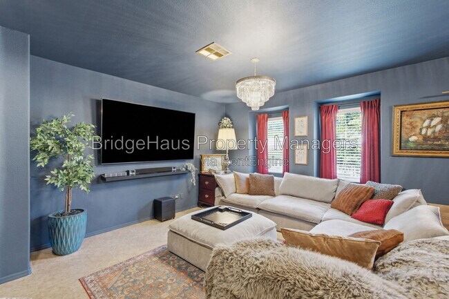 Building Photo - 425 S Meadowbrook Dr