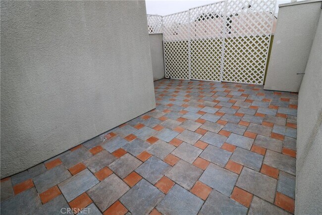 Building Photo - 14631 Dickens St