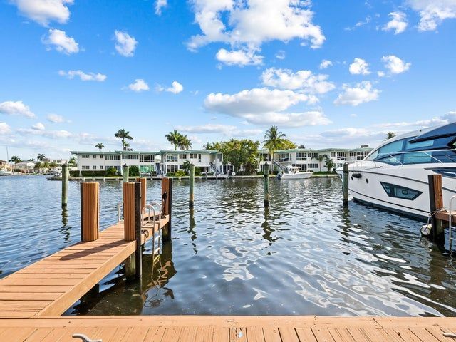 Building Photo - 444 Hendricks Isle