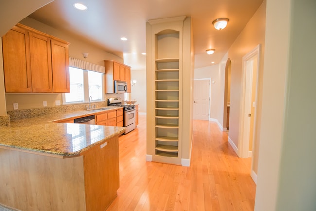 Building Photo - Beautiful Home in Historic Jacksonville