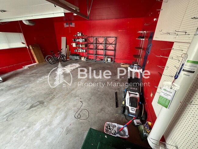 Building Photo - 1656 S Fairway Dr