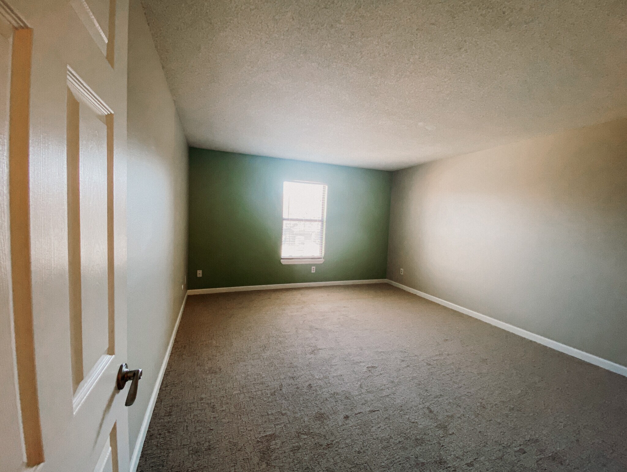 Building Photo - 430 Zang St