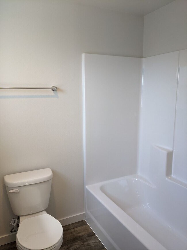 Building Photo - Fantastic 3-Bedroom, 2-Bath Home in Springfield