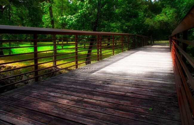 Building Photo - 15 Rockledge Dr