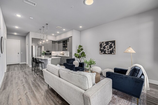 Building Photo - 6618 E Lowry Blvd