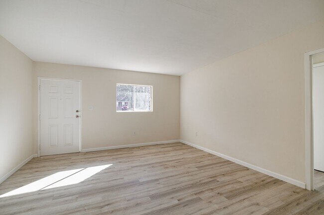 Building Photo - Fully Updated 2-Bedroom Home with Spacious Backyard & Prime East Athens Location!