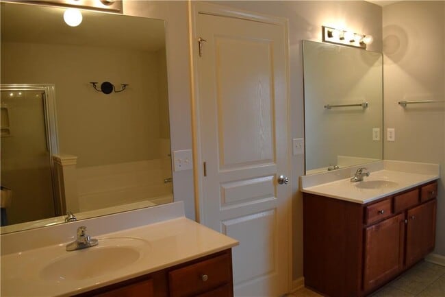 Building Photo - 6080 Apple Rose Dr