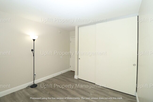 Building Photo - 9356 Twin Trails Dr