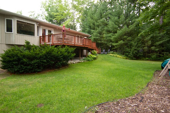 Building Photo - 576 S South Long Lake Rd