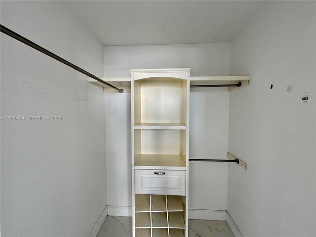 Building Photo - 18081 Biscayne Blvd